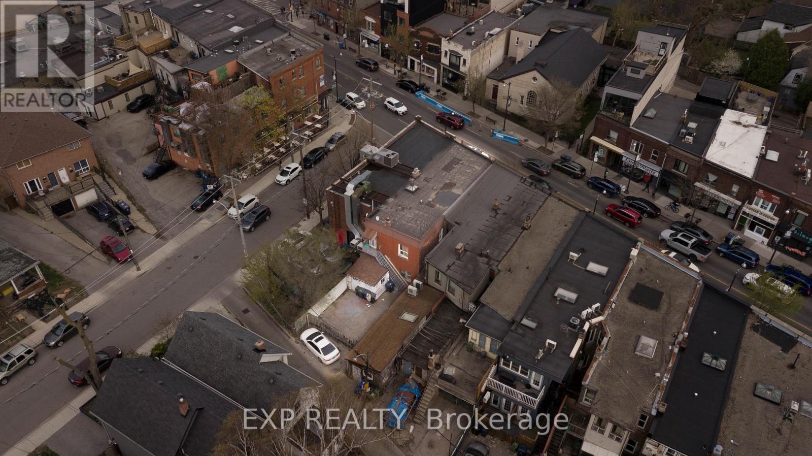 3052 Dundas Street W, Toronto, Ontario  M6P 1Z7 - Photo 4 - W12545242