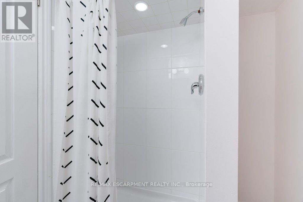 2217 Ghent Avenue, Burlington, Ontario  L7R 1Y6 - Photo 17 - W12545276