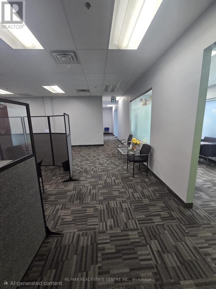 9 - 30 Topflight Drive, Mississauga, Ontario  L5S 0A8 - Photo 4 - W12545284