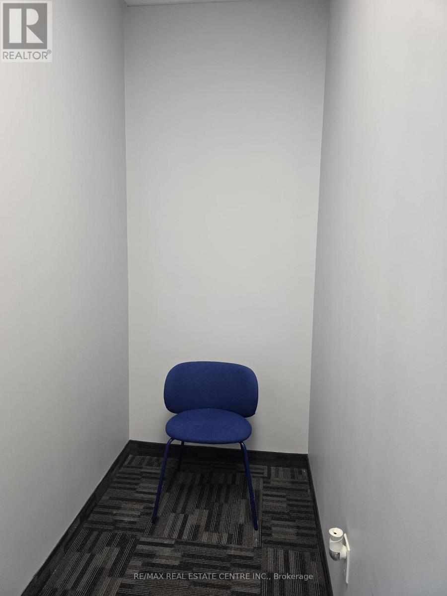 9 - 30 Topflight Drive, Mississauga, Ontario  L5S 0A8 - Photo 6 - W12545284