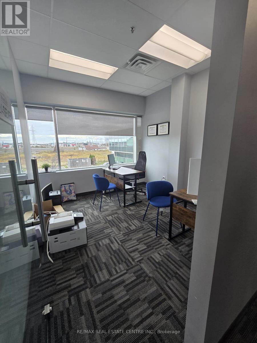 9 - 30 Topflight Drive, Mississauga, Ontario  L5S 0A8 - Photo 9 - W12545284