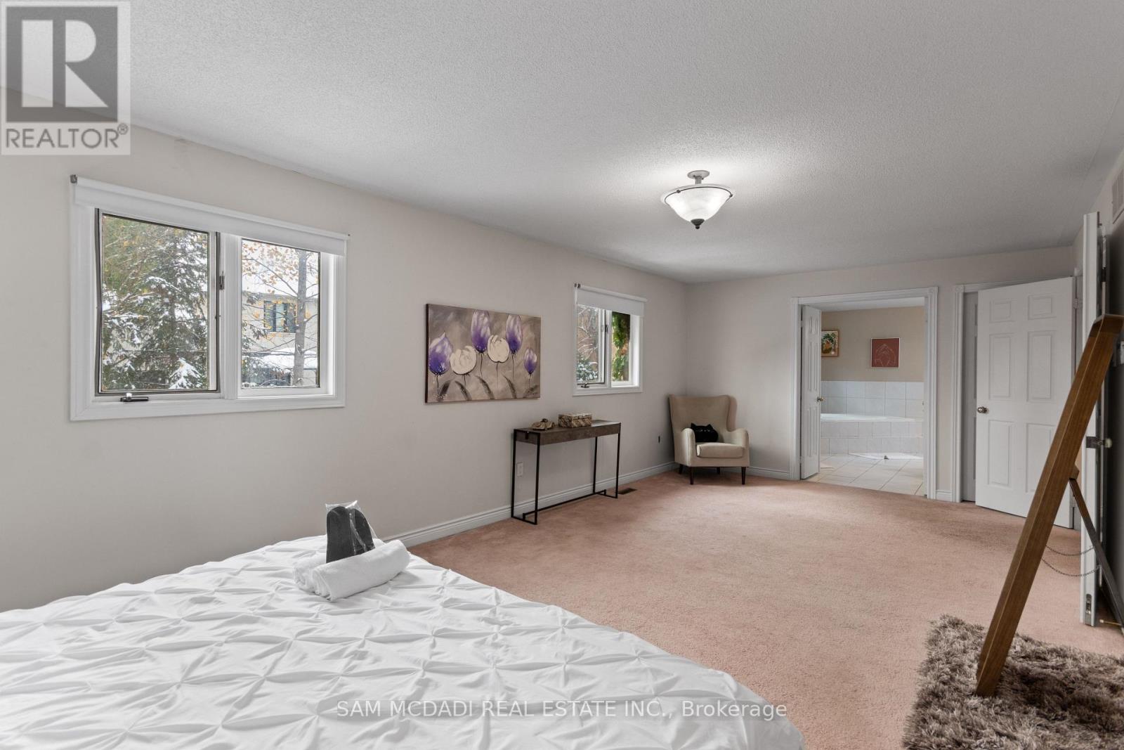 2556 Hammond Road, Mississauga, Ontario  L5K 1T2 - Photo 21 - W12545298