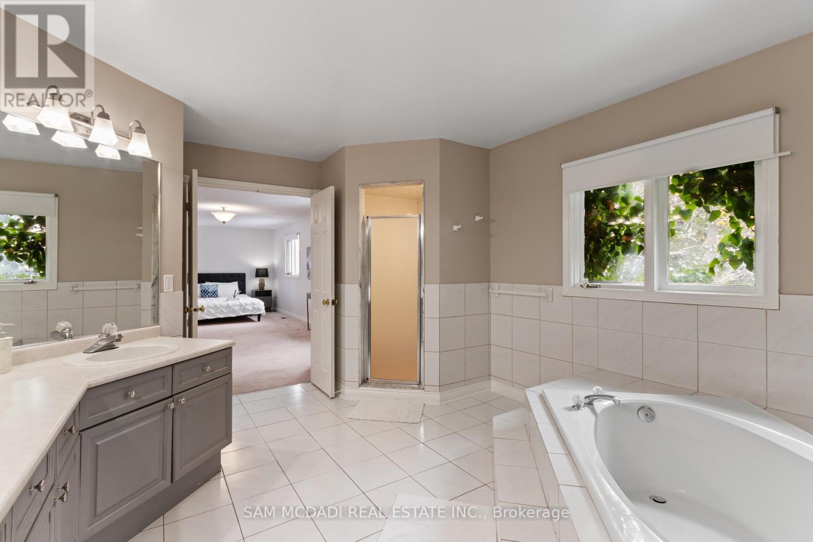 2556 Hammond Road, Mississauga, Ontario  L5K 1T2 - Photo 23 - W12545298