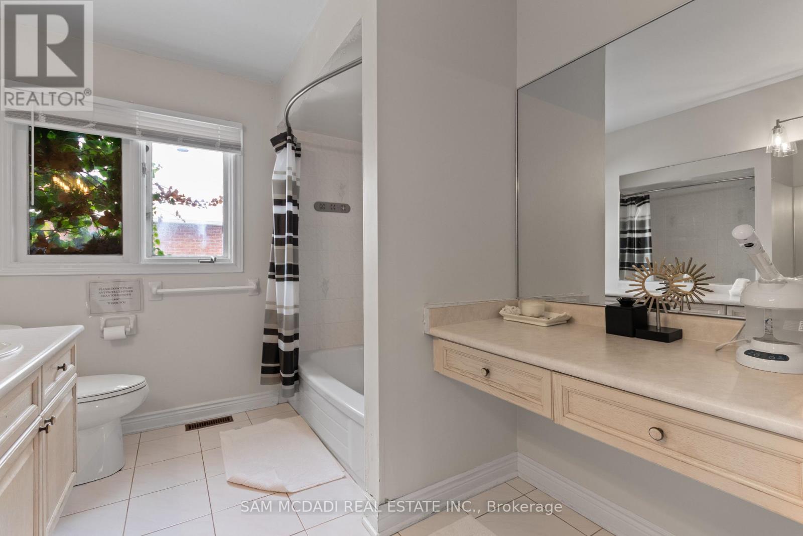 2556 Hammond Road, Mississauga, Ontario  L5K 1T2 - Photo 33 - W12545298