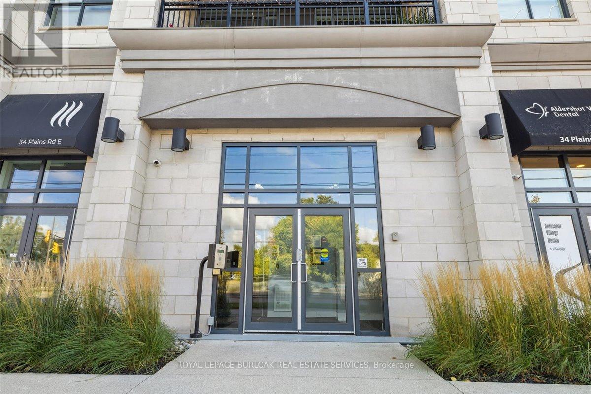 501 - 34 Plains Road E, Burlington, Ontario  L7T 0B9 - Photo 2 - W12545306