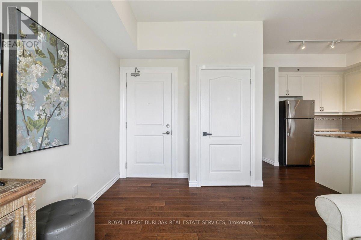 501 - 34 Plains Road E, Burlington, Ontario  L7T 0B9 - Photo 6 - W12545306