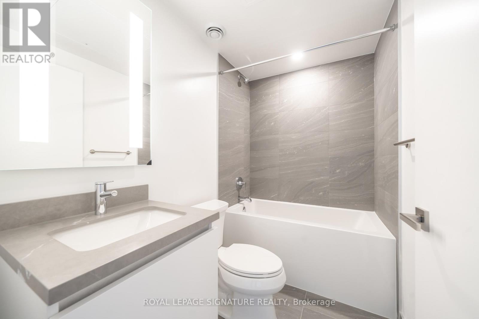 2606 - 4015 The Exchange, Mississauga, Ontario  L5B 1M7 - Photo 2 - W12545320