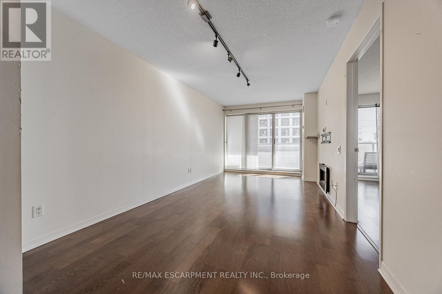 312 - 1040 The Queensway, Toronto, Ontario  M8Z 0A7 - Photo 4 - W12545324