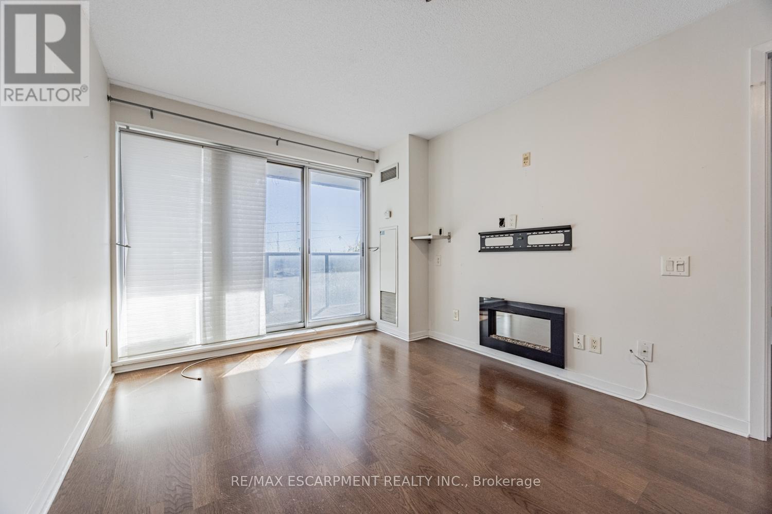 312 - 1040 The Queensway, Toronto, Ontario  M8Z 0A7 - Photo 6 - W12545324