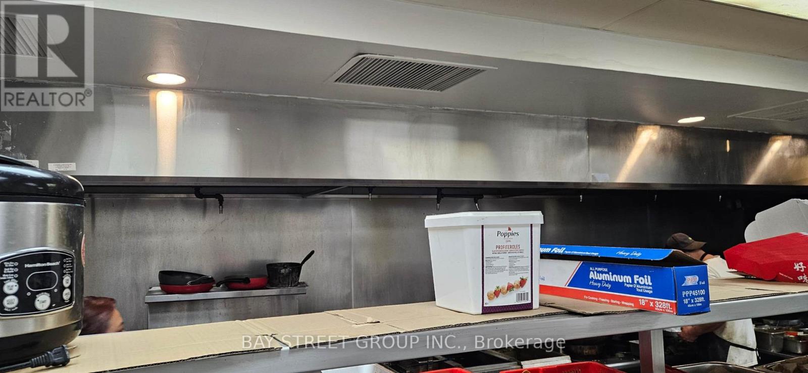 2146 Mountain Grove Avenue, Burlington, Ontario  L7P 2J3 - Photo 2 - W12545330