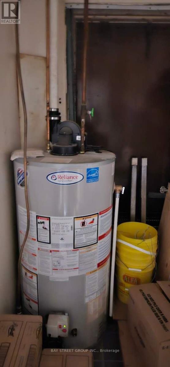 2146 Mountain Grove Avenue, Burlington, Ontario  L7P 2J3 - Photo 5 - W12545330