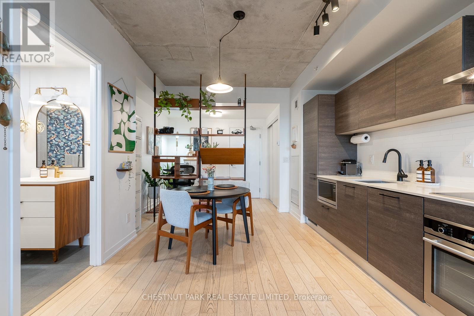 604 - 530 Indian Grove, Toronto, Ontario  M6P 2J2 - Photo 13 - W12545358