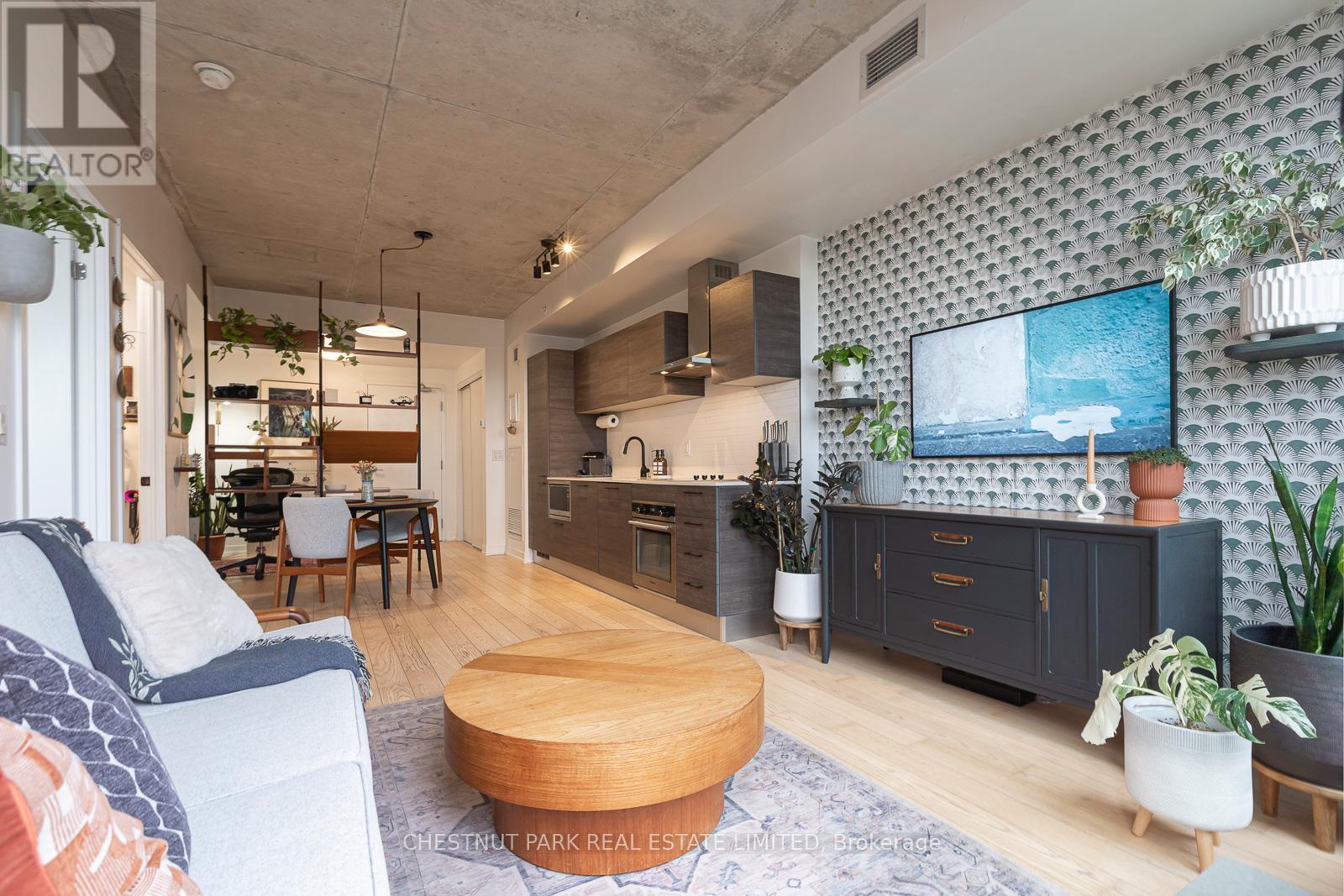 604 - 530 Indian Grove, Toronto, Ontario  M6P 2J2 - Photo 14 - W12545358