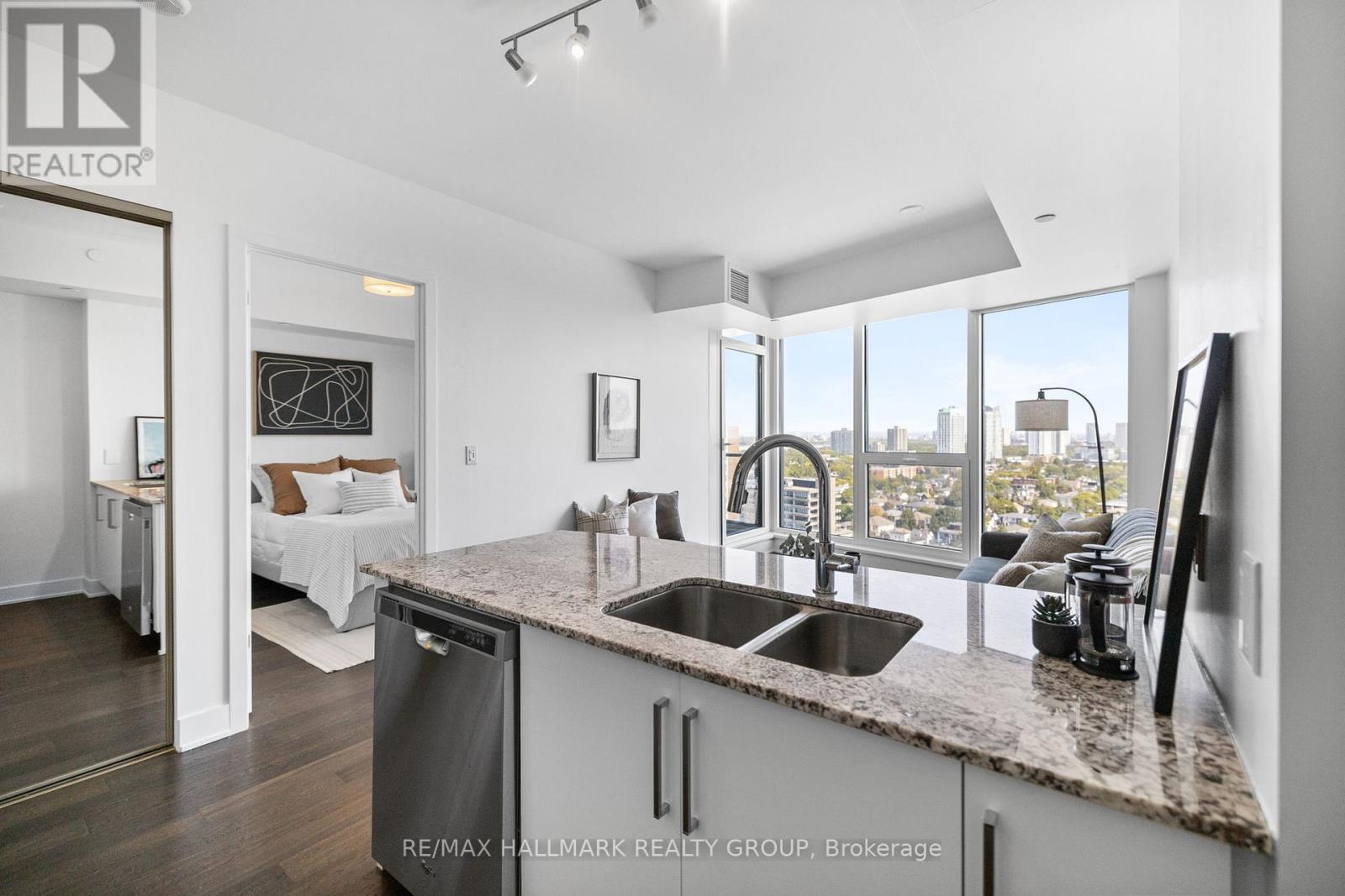 1906 - 485 Richmond Road, Ottawa, Ontario K2A 3W9 - Photo 7 - X12407546