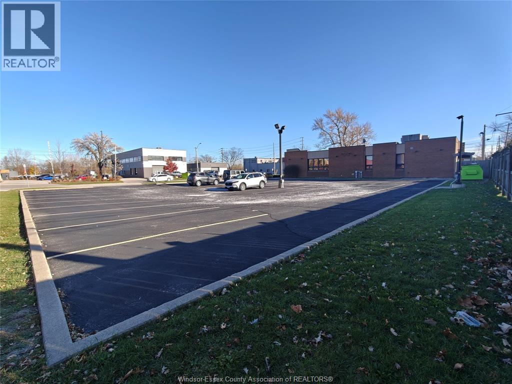 1785 Turner, Windsor, Ontario N8W 3J9 - Photo 4 - 25028841