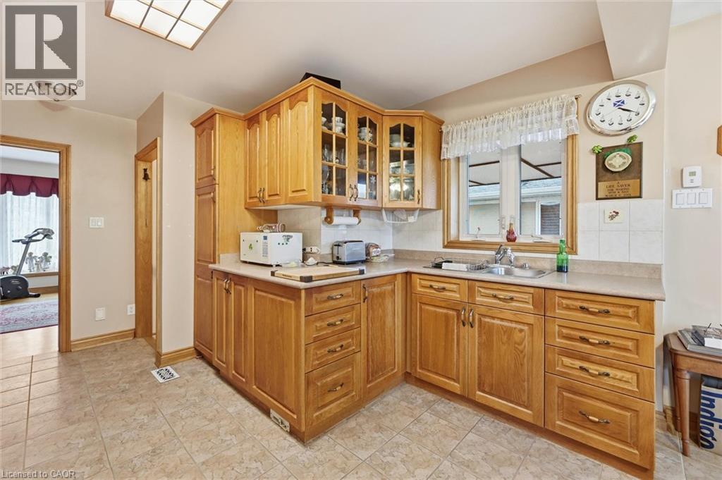 237 Mohawk Road, Oakville, Ontario L6L 2Z1 - Photo 16 - 40788346