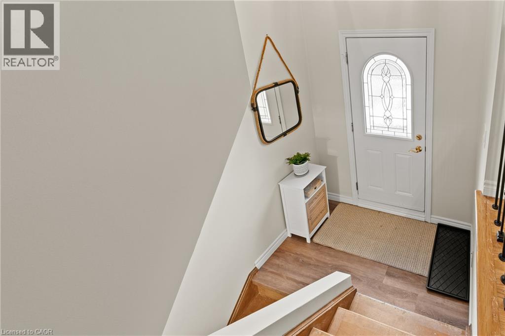 50 Graystone Drive, Hamilton, Ontario L9C 4R8 - Photo 3 - 40788336