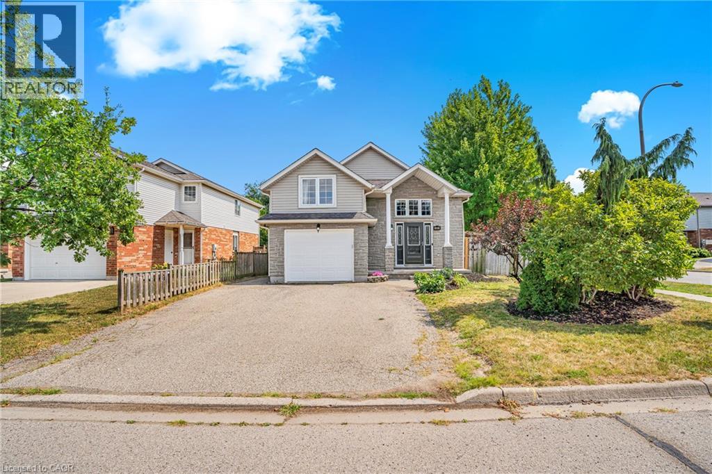 3 Wisteria Court Unit# Upper, Kitchener, Ontario  N2E 3T4 - Photo 1 - 40788124