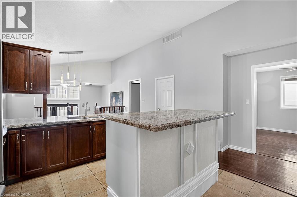 3 Wisteria Court Unit# Upper, Kitchener, Ontario  N2E 3T4 - Photo 13 - 40788124