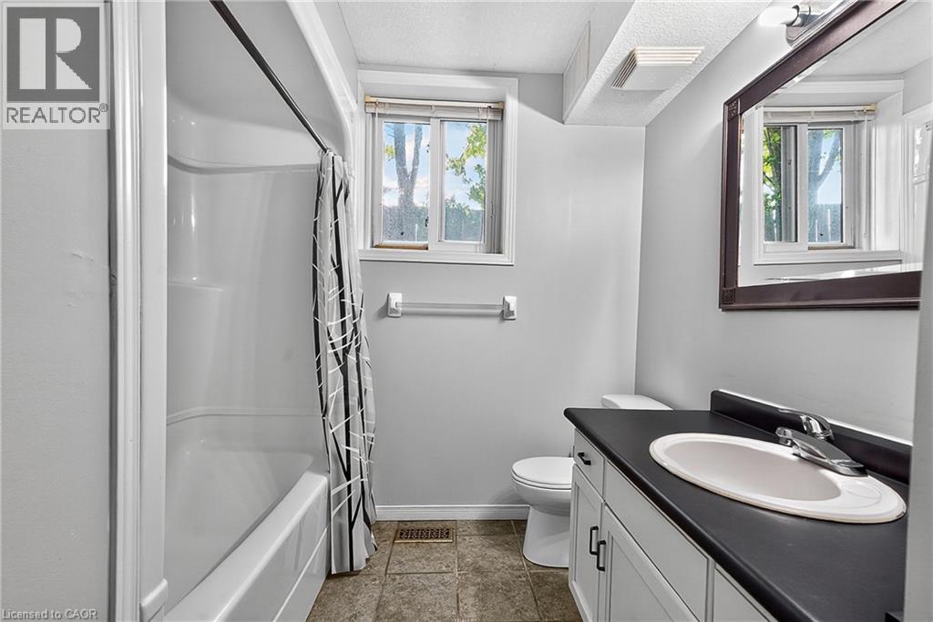 3 Wisteria Court Unit# Basement, Kitchener, Ontario  N2E 3T4 - Photo 13 - 40788122