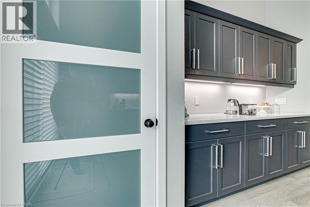 Photo 11 of 44 for 9 Clover Cir Circle