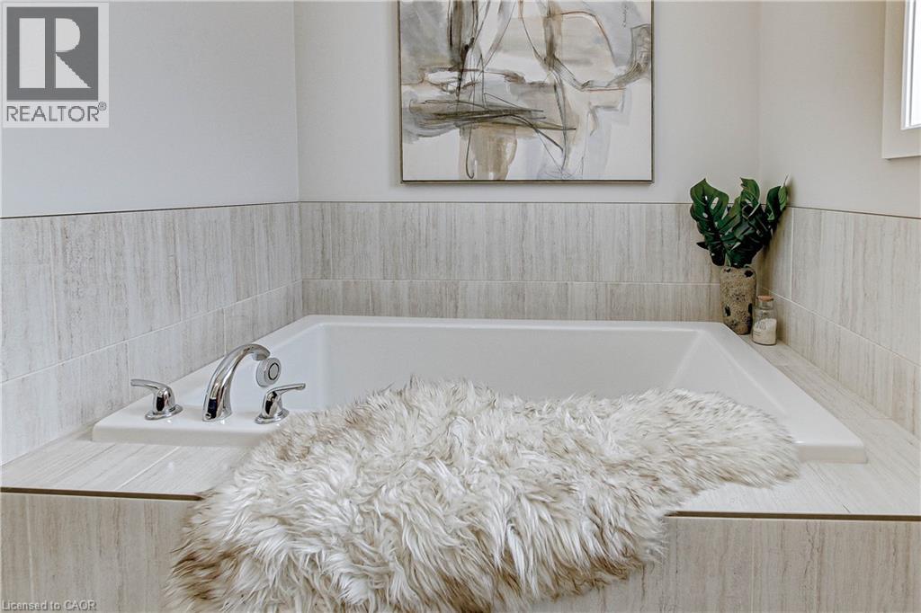 Photo 23 of 44 for 9 Clover Cir Circle