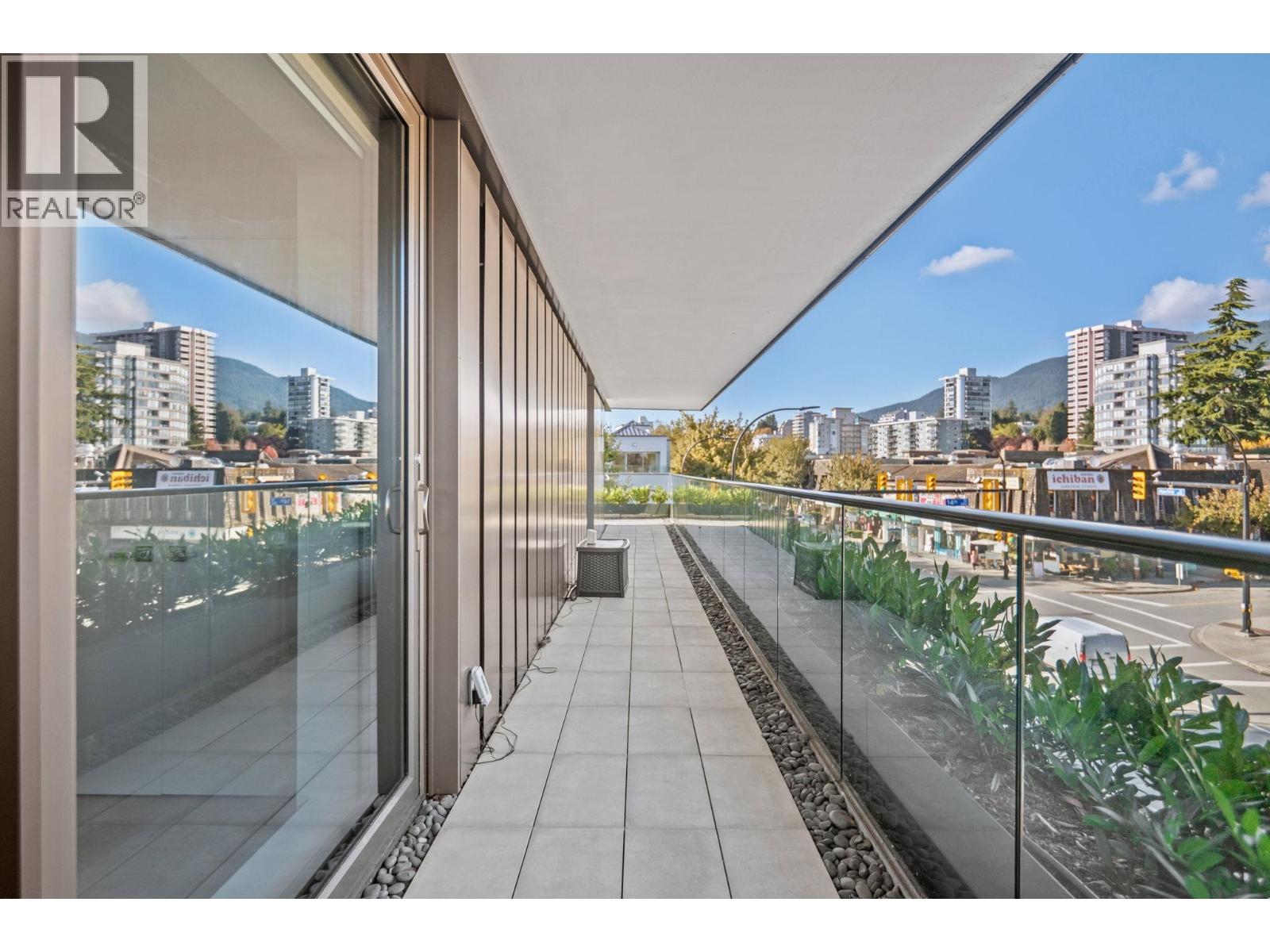 209 1355 Bellevue Avenue, West Vancouver, British Columbia V7T 0B4 - Photo 30 - R3062050