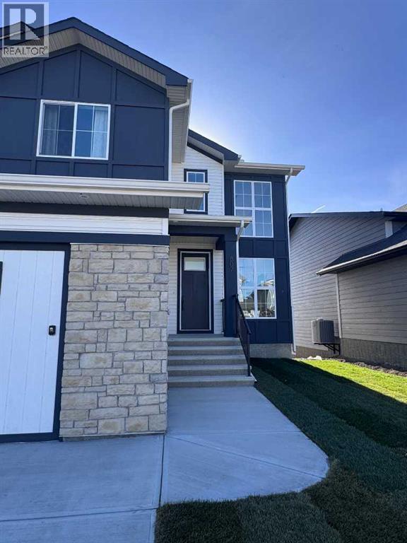 807 Lakewood Circle, Strathmore, Alberta