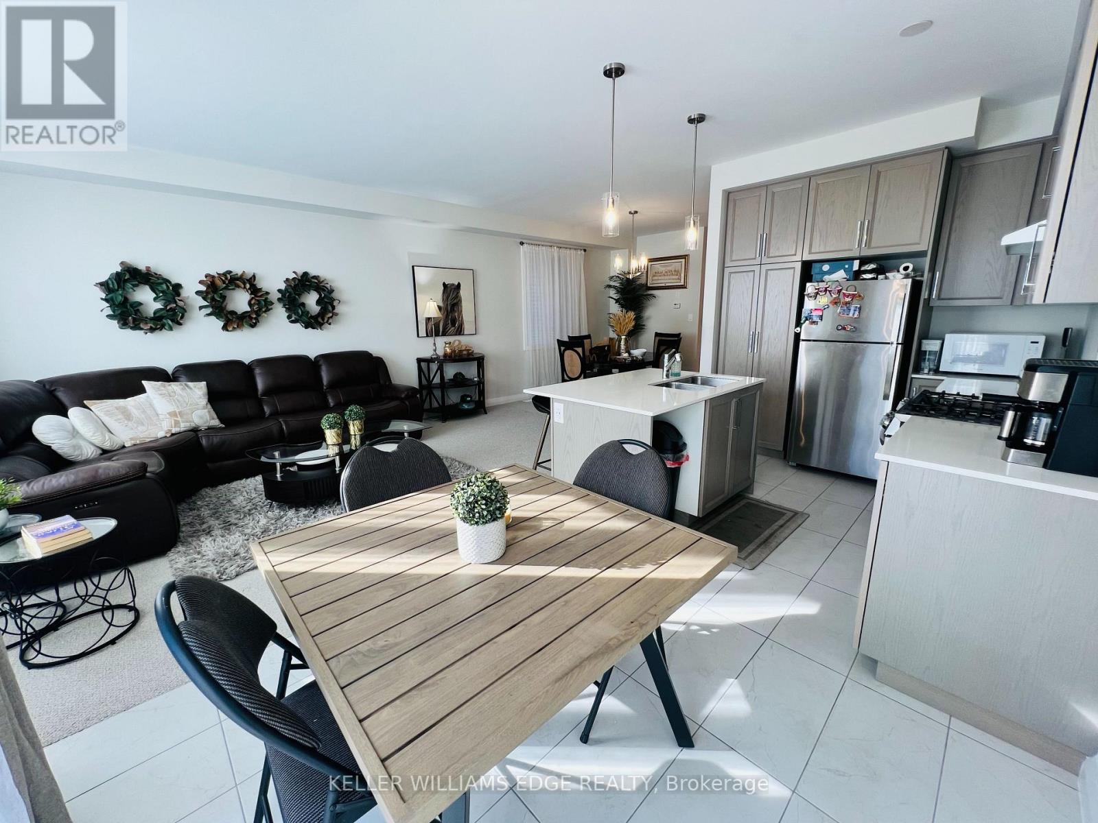 11 Cherry Blossom Heights, Hamilton, Ontario  L9B 0E9 - Photo 13 - X12545176