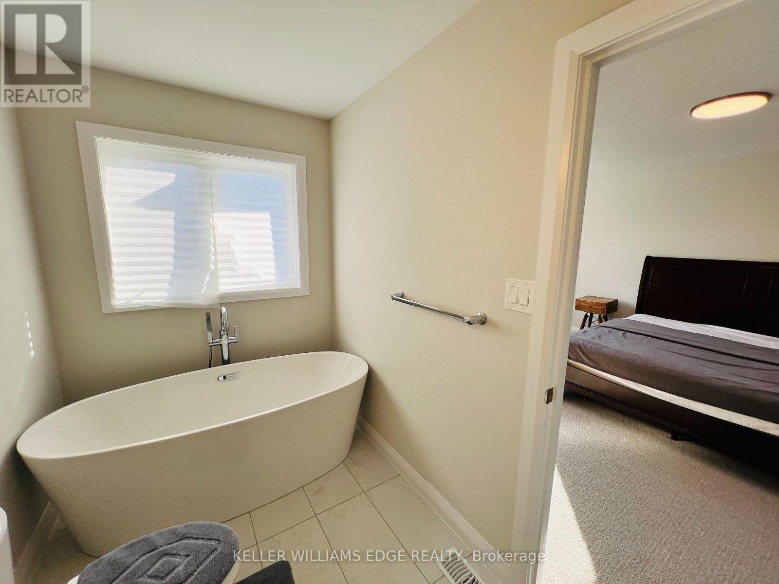 11 Cherry Blossom Heights, Hamilton, Ontario  L9B 0E9 - Photo 20 - X12545176