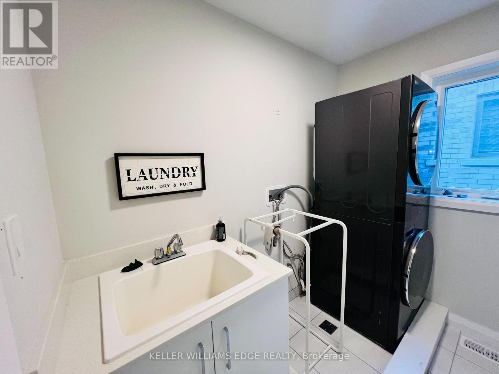 11 Cherry Blossom Heights, Hamilton, Ontario  L9B 0E9 - Photo 26 - X12545176