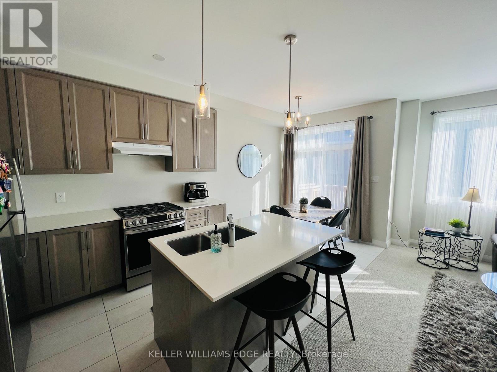 11 Cherry Blossom Heights, Hamilton, Ontario  L9B 0E9 - Photo 9 - X12545176