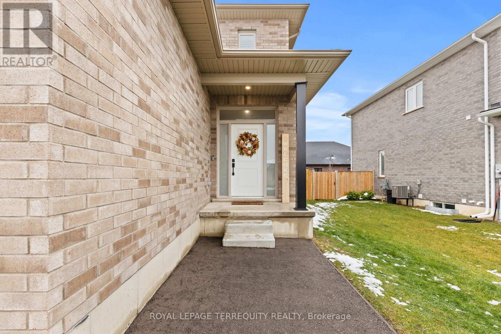 62 Peachleaf Lane, Norfolk, Ontario  N0E 1Y0 - Photo 3 - X12545270