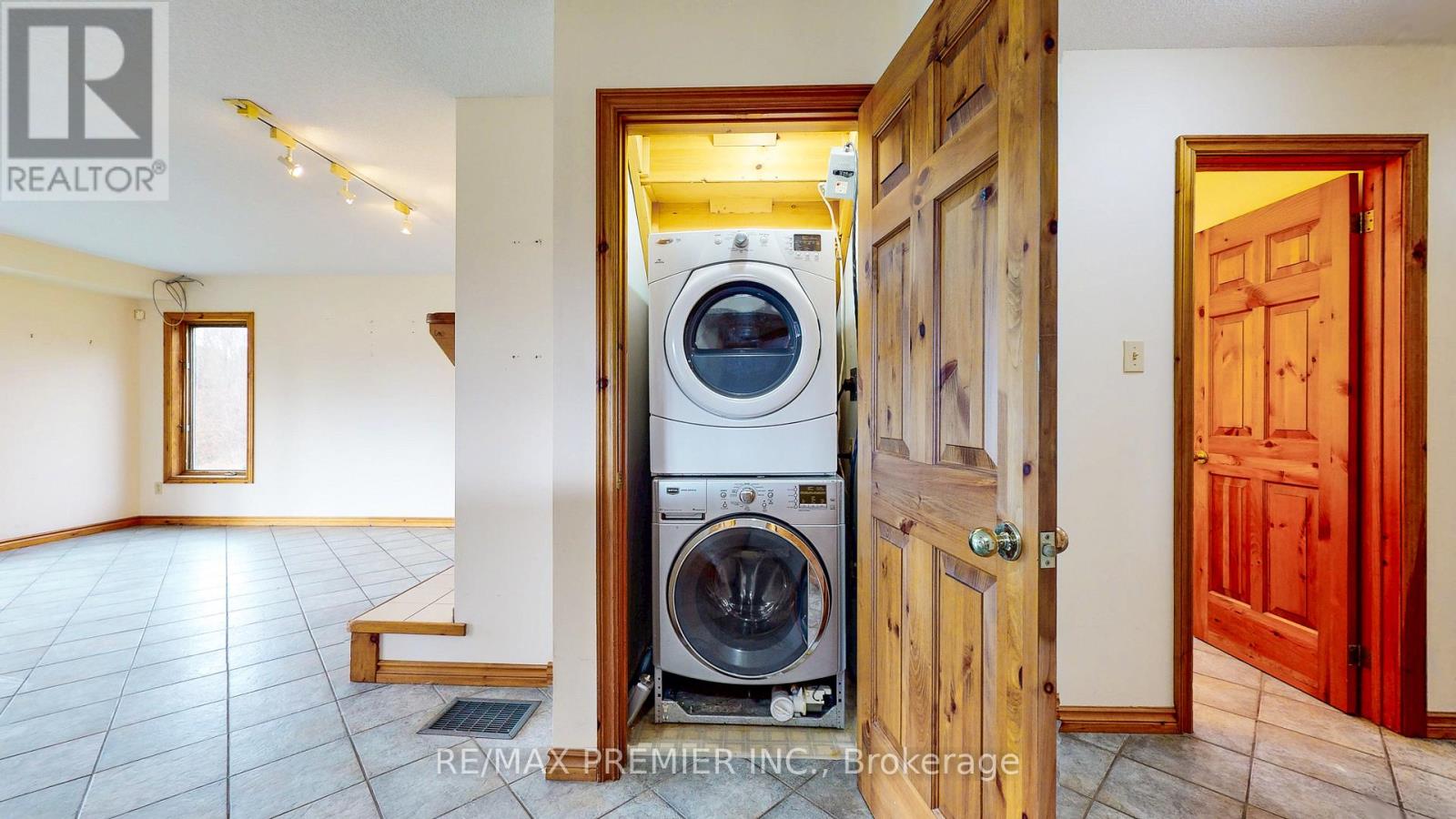 196 Summit View Court, Blue Mountains, Ontario  N0H 1J0 - Photo 33 - X12545282