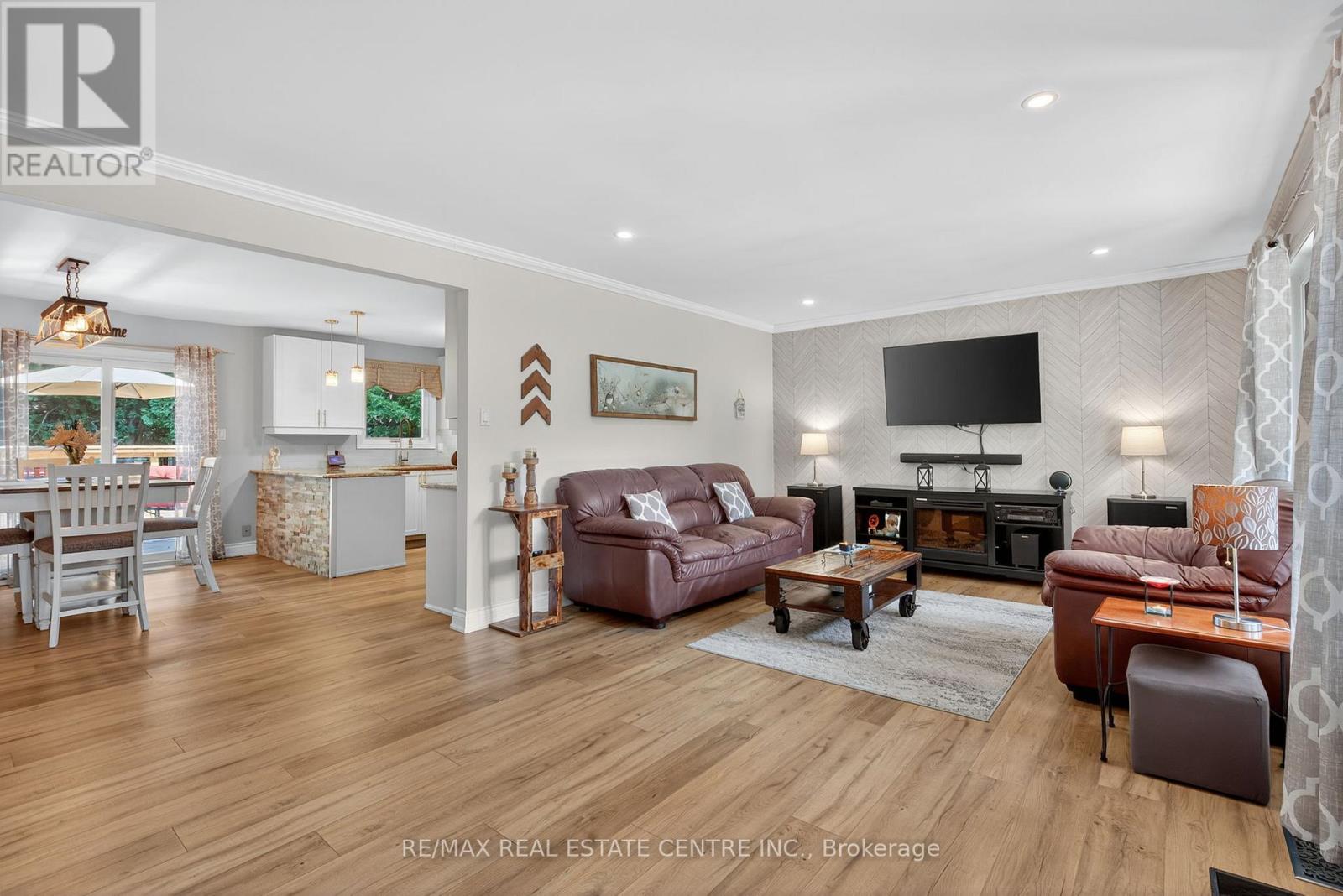 16 Cedar Lane, Mono, Ontario  L9W 6C8 - Photo 7 - X12545316