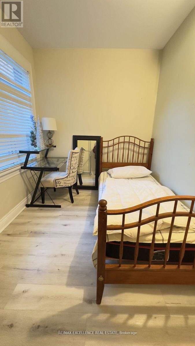 25 Barnesdale Avenue S, Hamilton, Ontario  L8M 2V1 - Photo 10 - X12545340