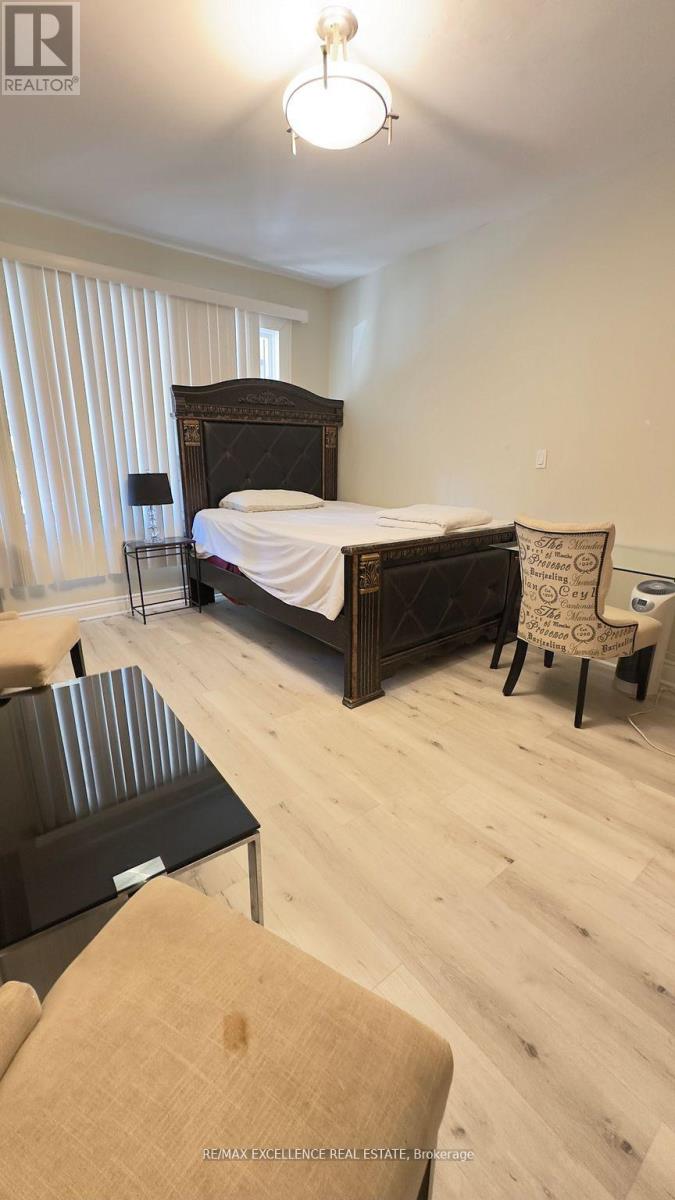 25 Barnesdale Avenue S, Hamilton, Ontario  L8M 2V1 - Photo 12 - X12545340