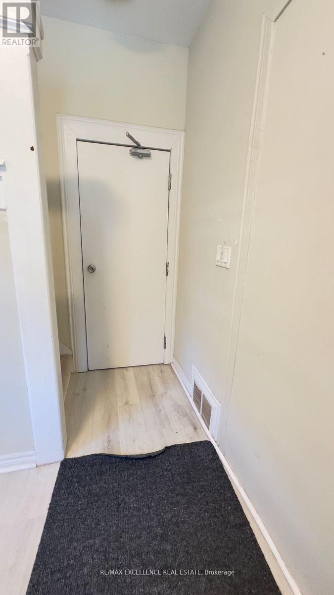 25 Barnesdale Avenue S, Hamilton, Ontario  L8M 2V1 - Photo 3 - X12545340