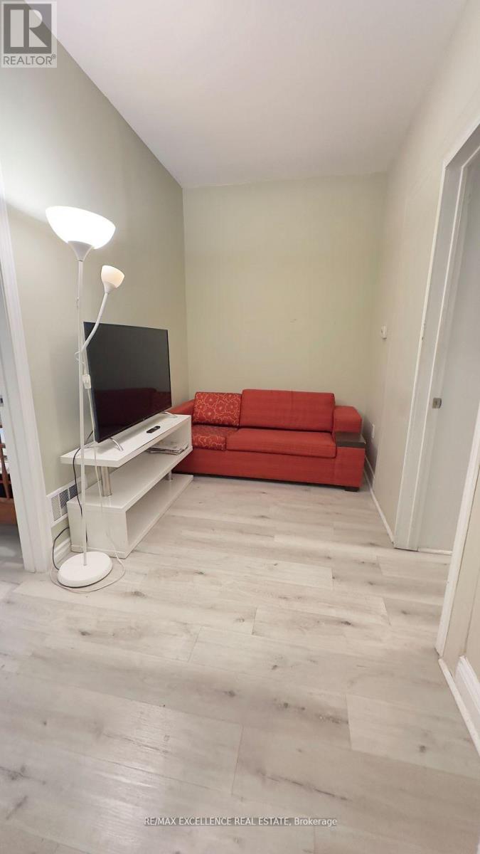 25 Barnesdale Avenue S, Hamilton, Ontario  L8M 2V1 - Photo 4 - X12545340