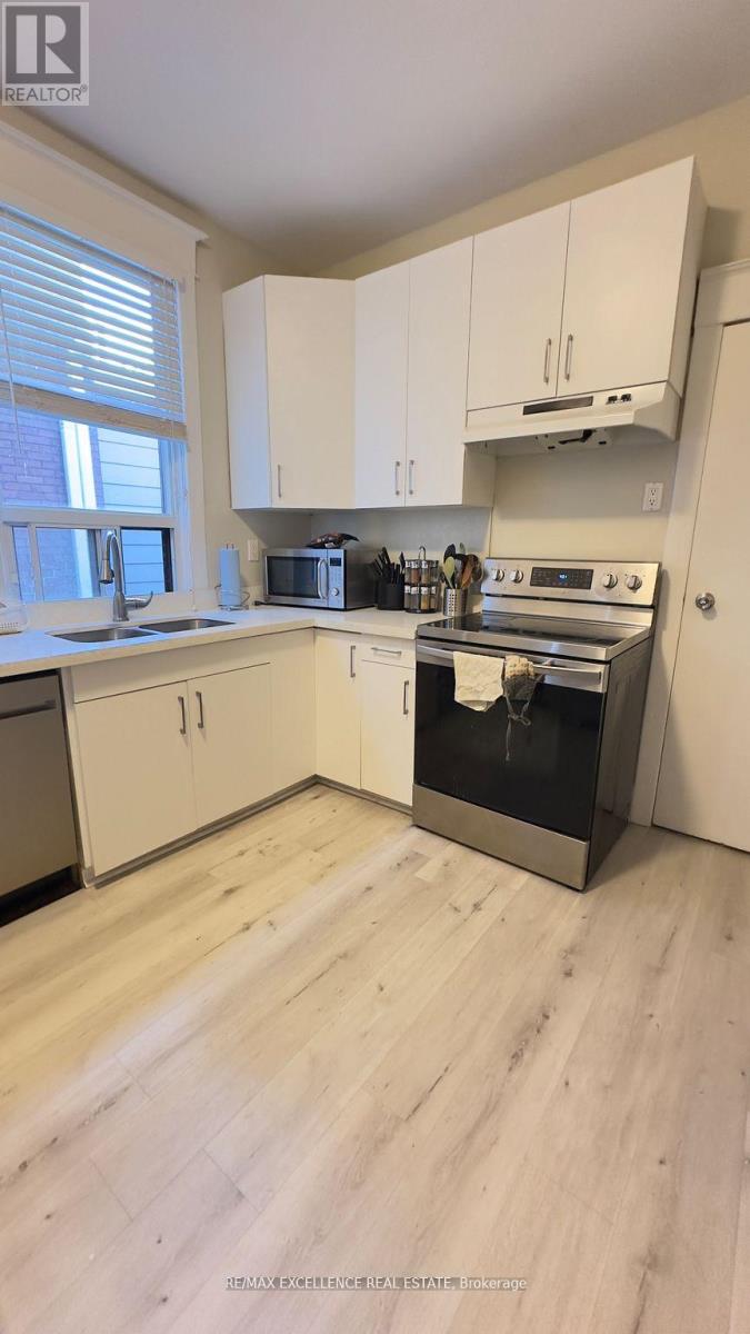 25 Barnesdale Avenue S, Hamilton, Ontario  L8M 2V1 - Photo 5 - X12545340