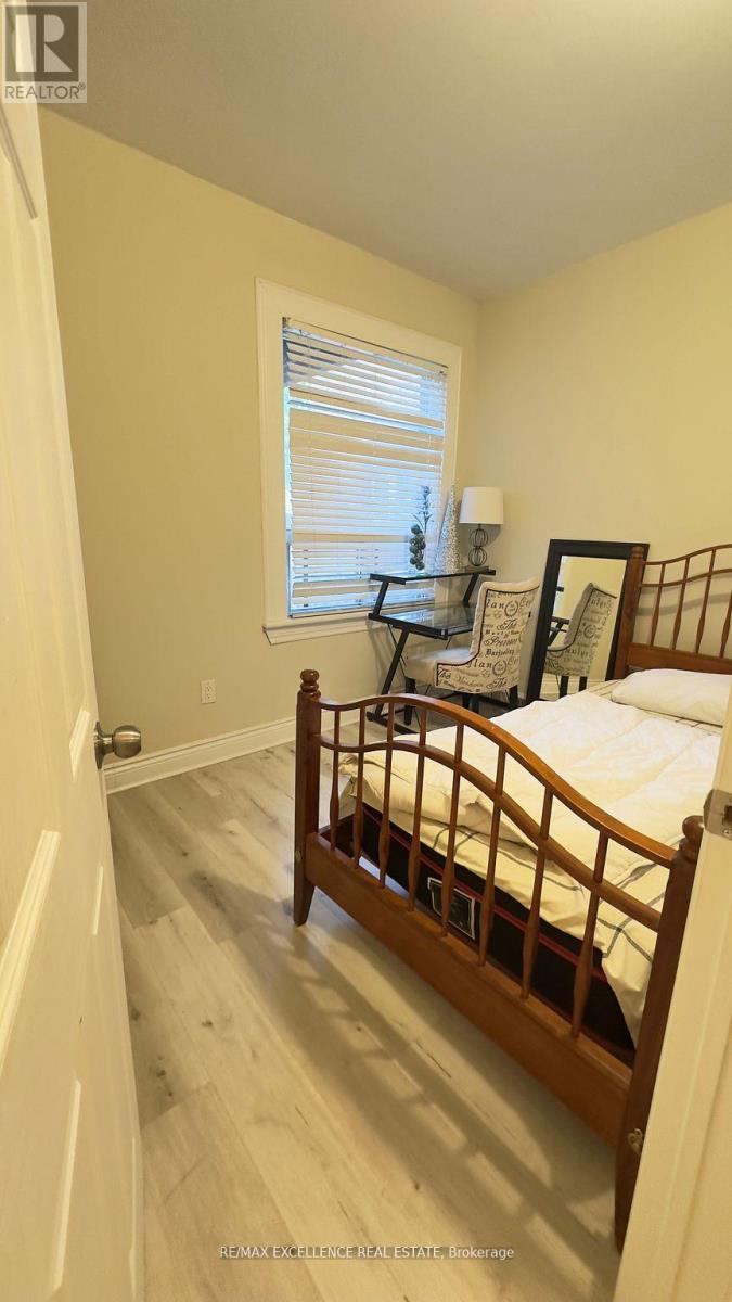 25 Barnesdale Avenue S, Hamilton, Ontario  L8M 2V1 - Photo 9 - X12545340