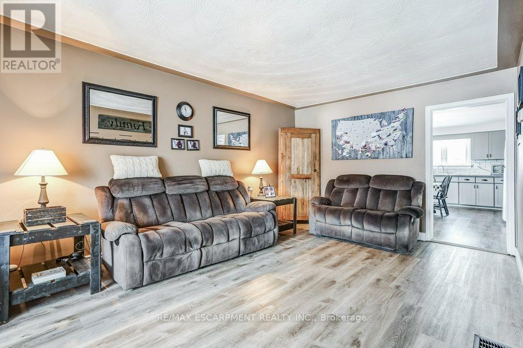 9188 Dickenson Road W, Hamilton, Ontario  L0R 1W0 - Photo 9 - X12545348