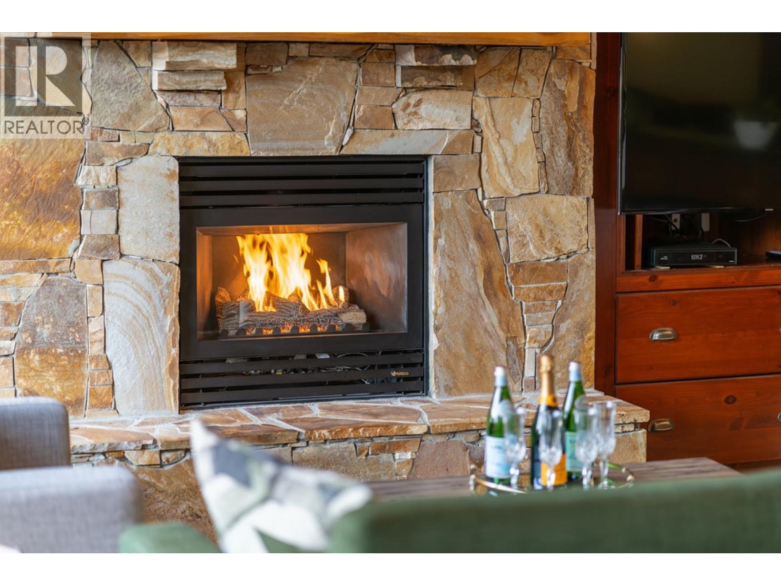 402 2202 Gondola Way, Whistler, British Columbia V8E 0M7 - Photo 7 - R3067253