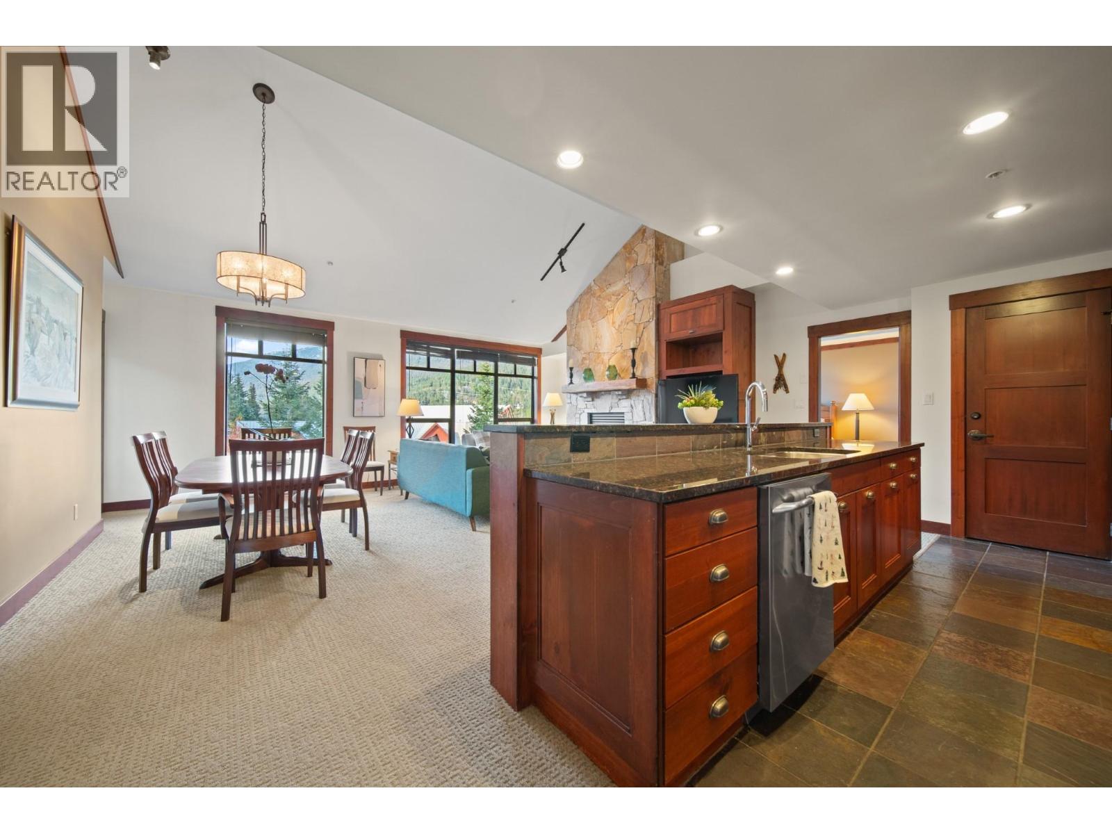 402 2202 Gondola Way, Whistler, British Columbia V8E 0M7 - Photo 23 - R3067253