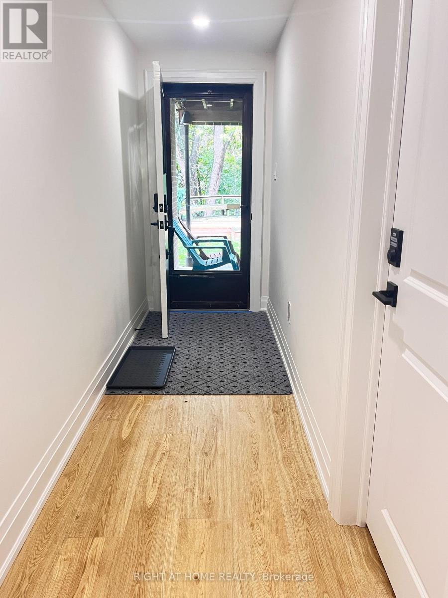 Lower Unit 2 - 7 Warlock Crescent, Toronto, Ontario  M2K 2H8 - Photo 15 - C12545436