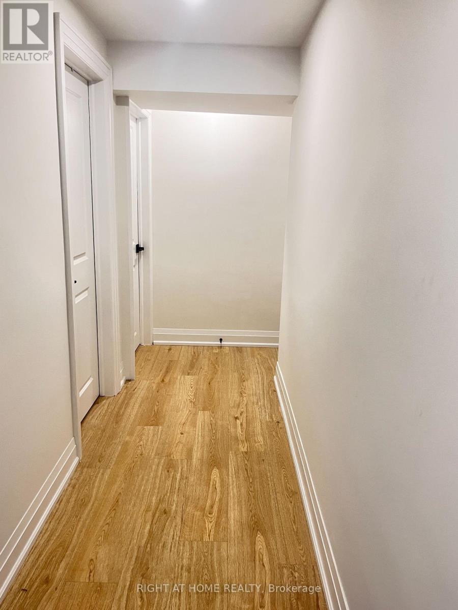 Lower Unit 2 - 7 Warlock Crescent, Toronto, Ontario  M2K 2H8 - Photo 16 - C12545436