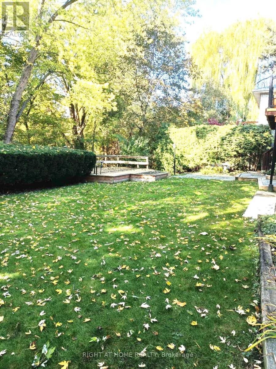 Lower Unit 2 - 7 Warlock Crescent, Toronto, Ontario  M2K 2H8 - Photo 24 - C12545436