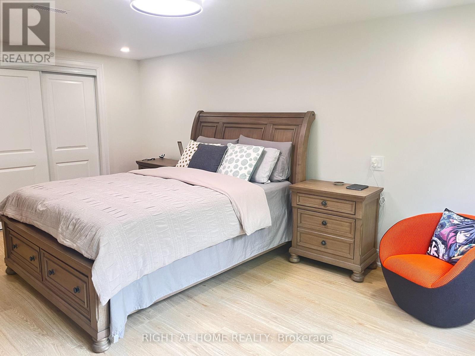 Lower Unit 2 - 7 Warlock Crescent, Toronto, Ontario  M2K 2H8 - Photo 8 - C12545436