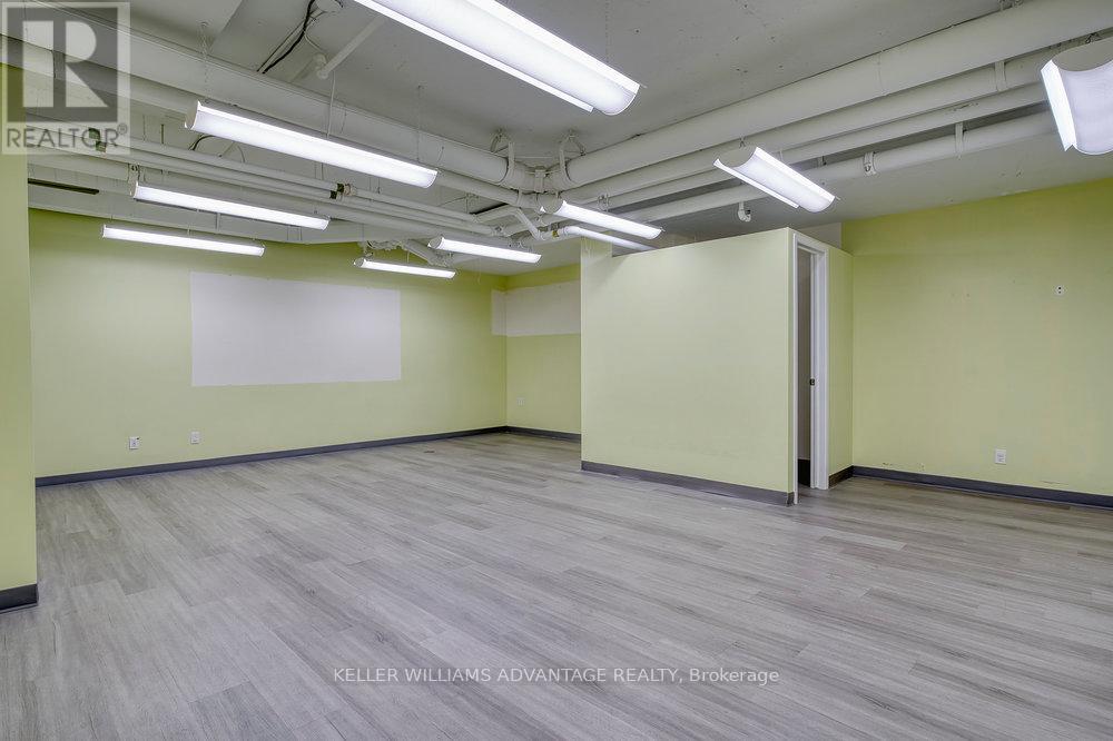 Lower Level - 302 Spadina Avenue, Toronto, Ontario  M5T 2E7 - Photo 16 - C12545486