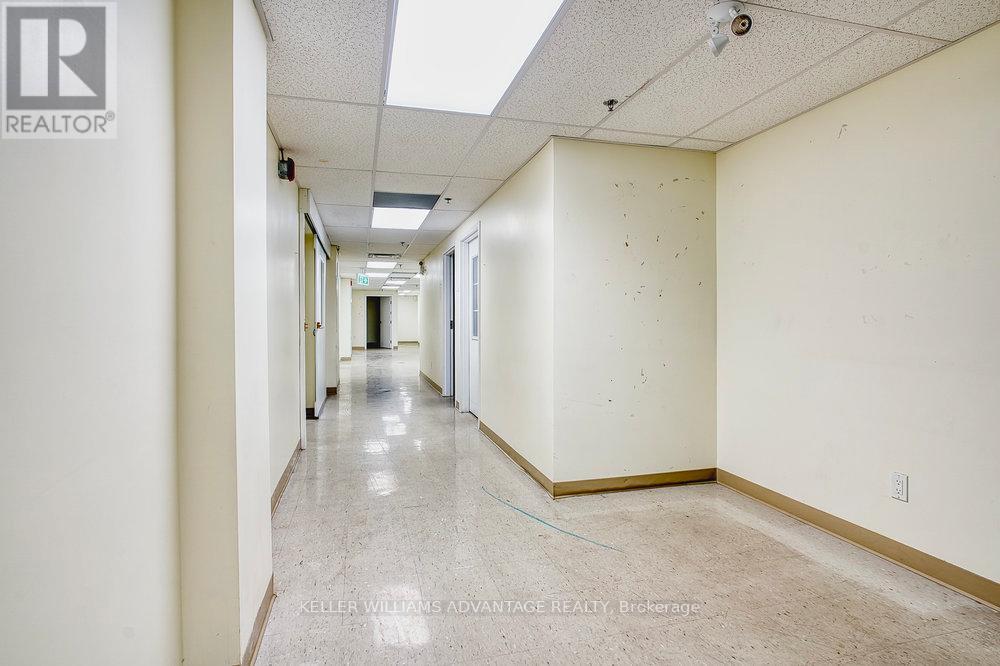 Lower Level - 302 Spadina Avenue, Toronto, Ontario  M5T 2E7 - Photo 17 - C12545486